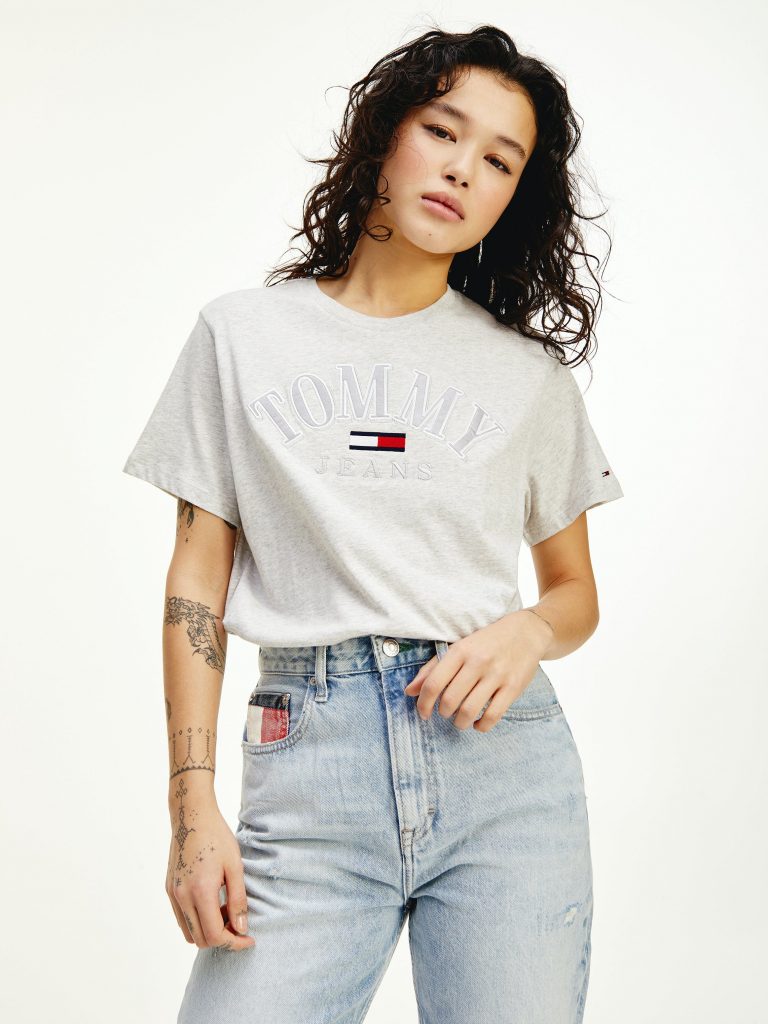 Grey tommy jeans t-shirt
